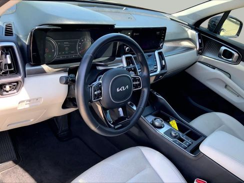 Used 2022 Kia Sorento S FWD image 17