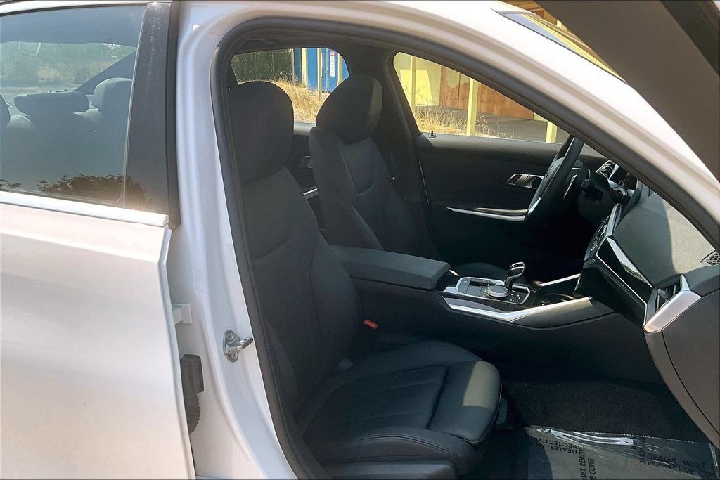 Used 2020 BMW 330i Sedan w/ Premium Package RWD image 10