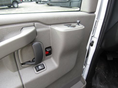 Used 2023 GMC Savana 2500 w/ Driver Convenience Package RWD image 17
