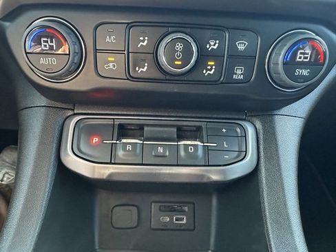 Certified 2023 GMC Acadia AT4 image 29