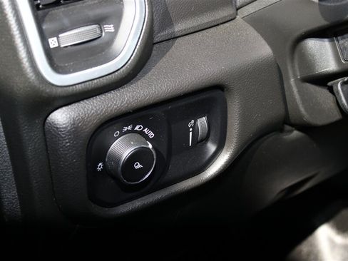 Used 2024 RAM 2500 Big Horn AWD/4WD image 43