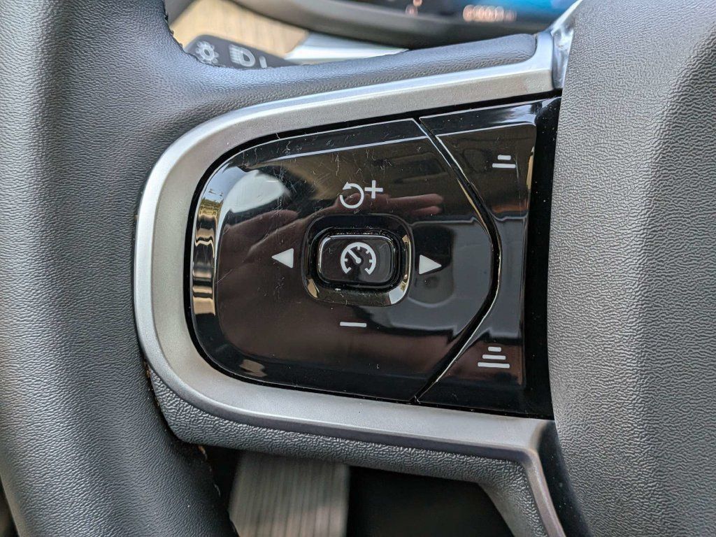 Certified 2026 Volvo XC60 B5 Plus AWD/4WD image 27