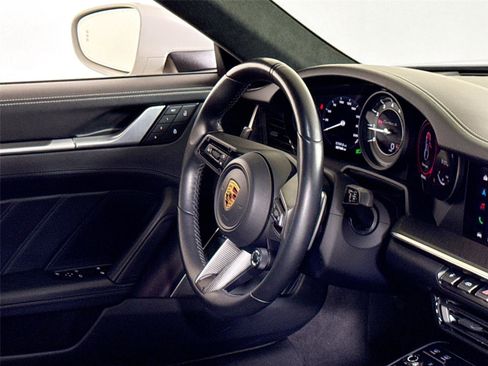 Used 2022 Porsche 911 Turbo S image 31