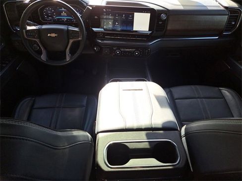 Used 2024 Chevrolet Silverado 3500 High Country image 10