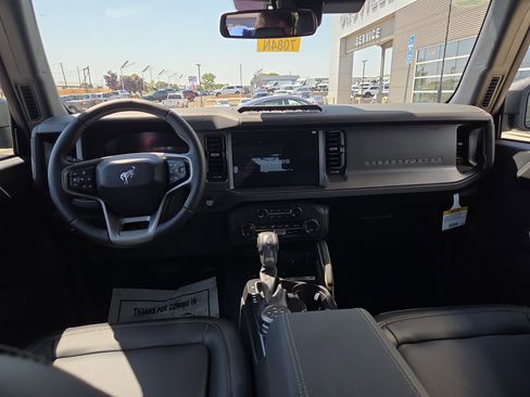 New 2025 Ford Bronco Badlands image 14