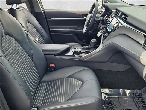 Used 2020 Toyota Camry SE AWD/4WD image 19