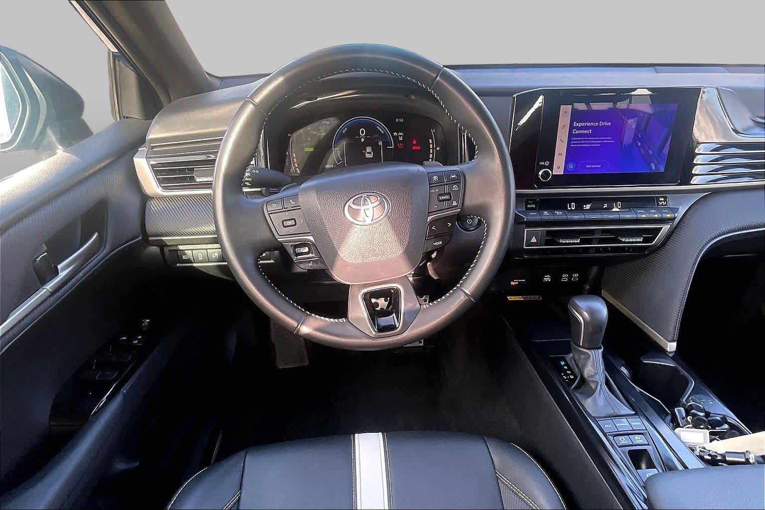 Used 2025 Toyota Camry SE FWD image 6