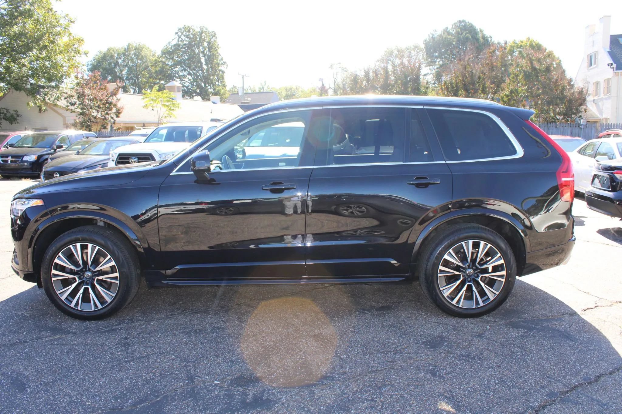 Used 2020 Volvo XC90 T6 Momentum AWD/4WD image 5
