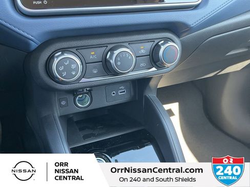New 2025 Nissan Versa SV w/ Trunk Package FWD image 22