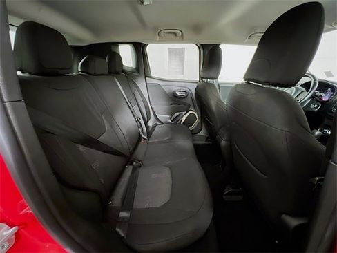 Used 2017 Jeep Renegade Latitude image 37