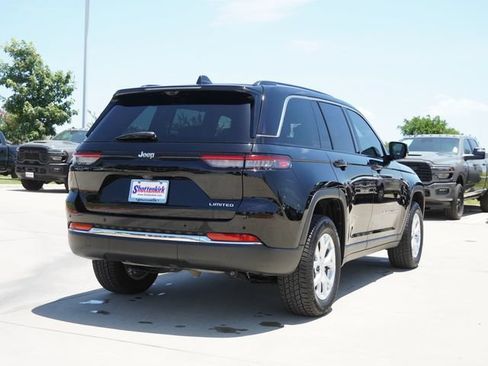 Used 2023 Jeep Grand Cherokee Limited w/ Luxury Tech Group II RWD image 9
