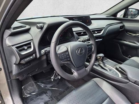 Used 2019 Lexus UX 200 w/ Accessory Package FWD image 10
