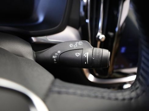 Used 2020 Volvo V60 T5 Cross Country w/ Protection Package Premier image 28