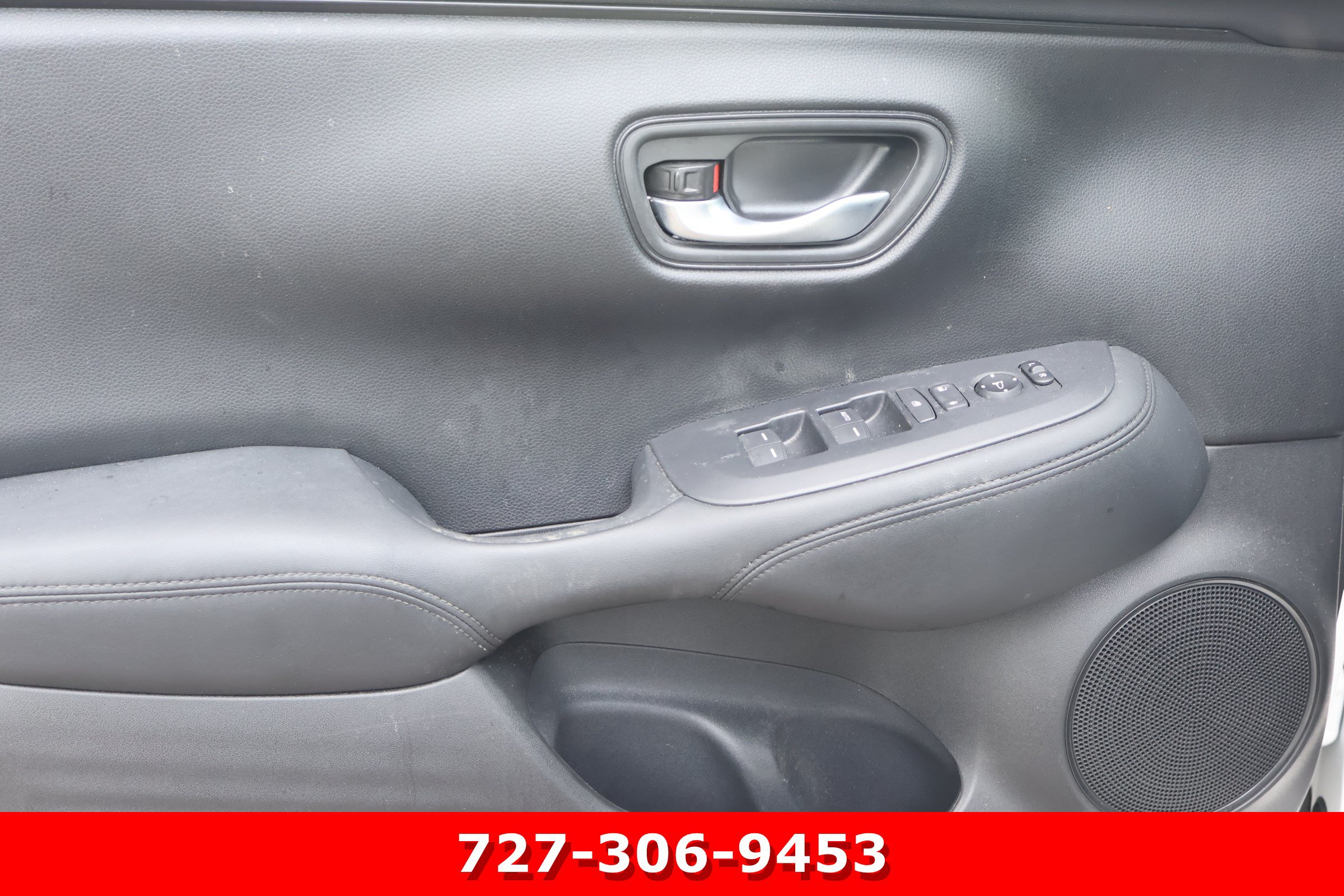 Used 2025 Honda HR-V LX image 12