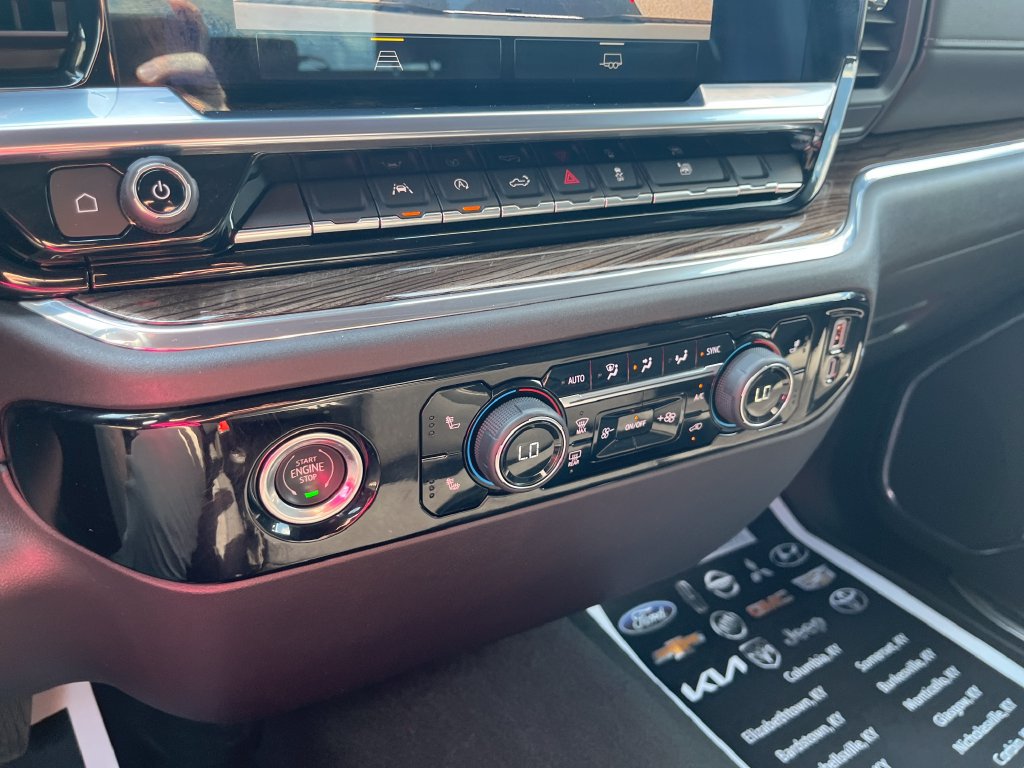 Used 2023 Chevrolet Silverado 1500 LT AWD/4WD image 23