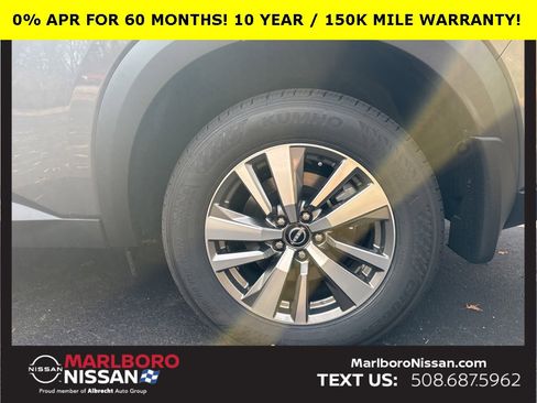 New 2025 Nissan Pathfinder SL image 12