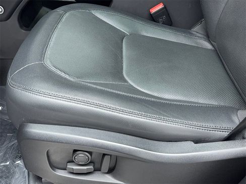 Used 2024 Land Rover Defender 110 X-Dynamic SE image 41