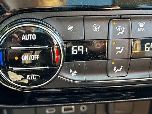 Used 2020 Buick Encore GX Essence w/ Experience Buick Package image 31