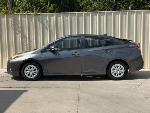 Used 2016 Toyota Prius Two FWD image 8