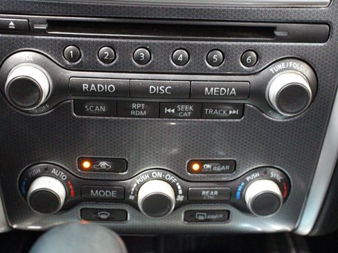 Used 2019 Nissan Pathfinder SL image 24