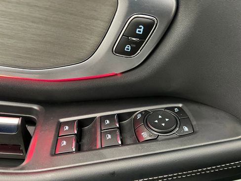 Used 2025 Ford Expedition Platinum image 11