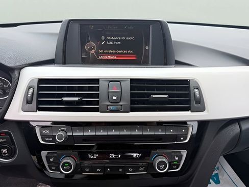 Used 2017 BMW 320i xDrive Sedan image 13