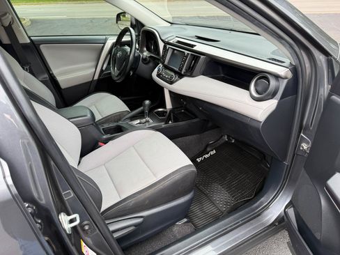Used 2018 Toyota RAV4 XLE AWD/4WD image 20