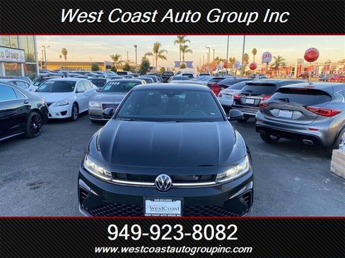 Used 2025 Volkswagen Jetta Sport image 4