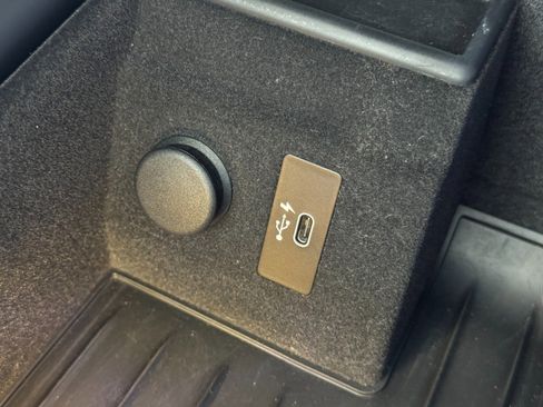 Used 2022 BMW 750i xDrive w/ M Sport Package image 37