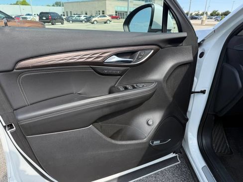 Used 2023 Buick Envision Avenir FWD image 24