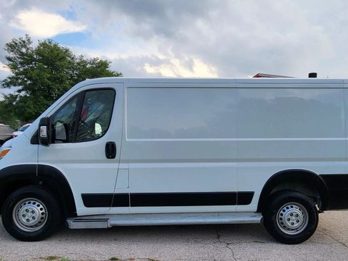 Used 2025 RAM ProMaster 2500 w/ U-Haul Equipment Group FWD image 13