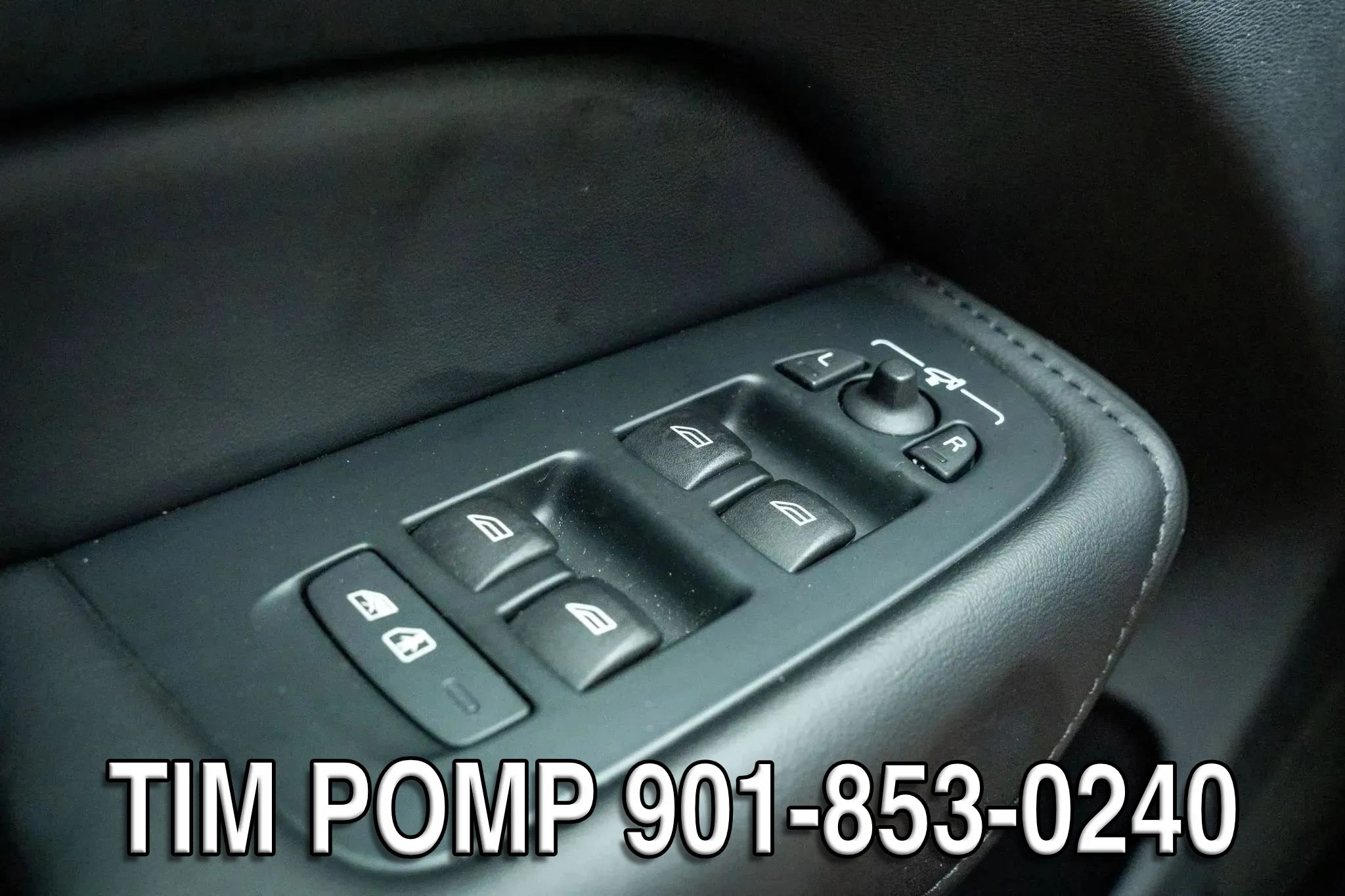 Used 2024 Volvo XC60 B5 Plus AWD/4WD image 27