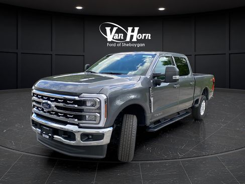 New 2026 Ford F250 XLT w/ XLT Premium Package AWD/4WD image 3