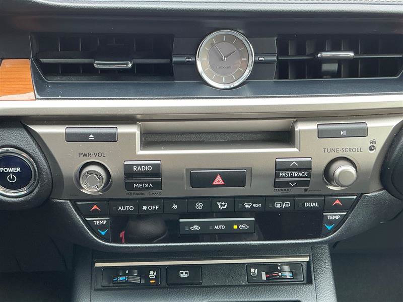 Used 2014 Lexus ES 300h w/ Luxury Package w/Bamboo Trim FWD image 45