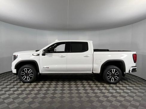 Used 2024 GMC Sierra 1500 AT4 w/ Technology Package image 9