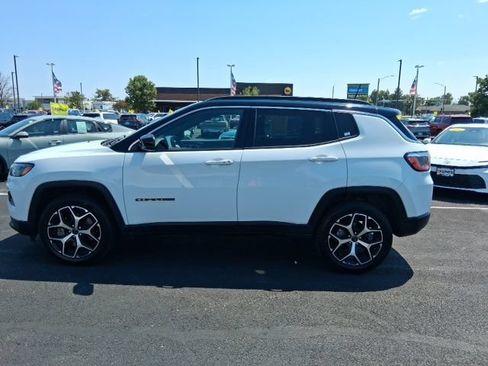 Used 2025 Jeep Compass Limited AWD/4WD image 13
