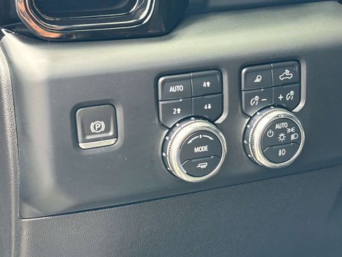 Used 2024 GMC Sierra 2500 AT4 w/ AT4 Premium Plus Package image 29