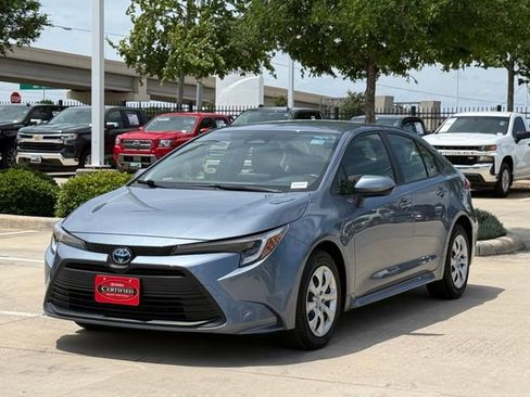 Used 2025 Toyota Corolla LE w/ Carpet Mat Package (TMS) FWD image 8