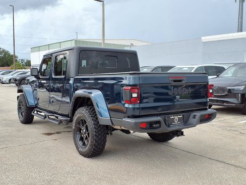 Used 2025 Jeep Gladiator Sport AWD/4WD image 5
