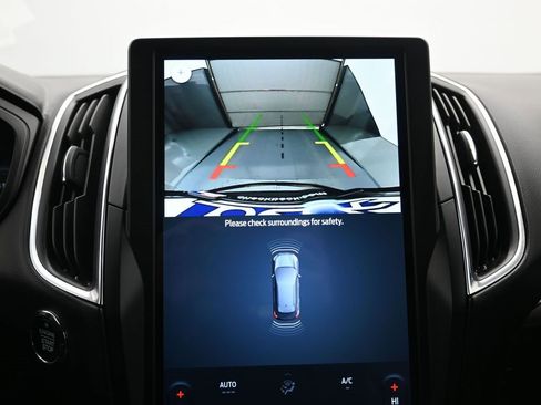 Used 2024 Ford Edge Titanium image 17