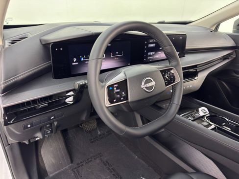 Used 2025 Nissan Murano SV image 12