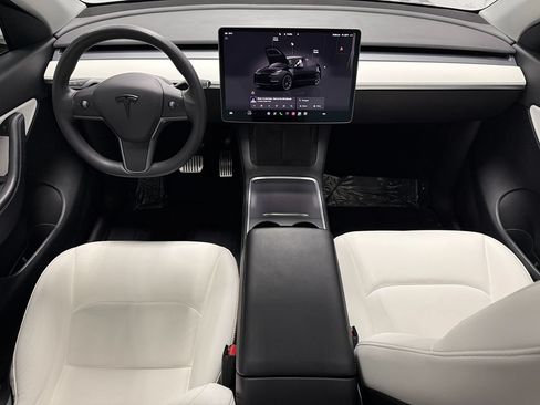 Used 2022 Tesla Model Y Long Range AWD/4WD image 13