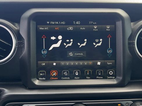 Used 2022 Jeep Wrangler Unlimited Sahara w/ Cold Weather Group AWD/4WD image 42