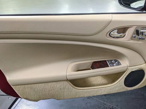 Used 2010 Jaguar XK Convertible image 30