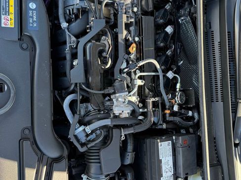 Used 2025 Toyota Corolla LE image 32