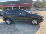 Used 2015 Jeep Cherokee Latitude w/ Comfort/Convenience Group image 2