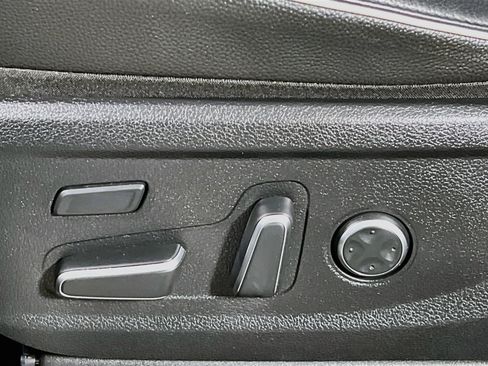Used 2024 Hyundai Palisade Limited FWD image 16