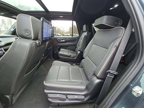 Used 2021 GMC Yukon SLT w/ SLT Premium Package image 13