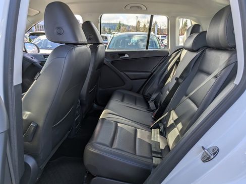 Used 2017 Volkswagen Tiguan S image 27