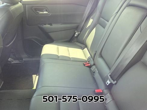 Used 2025 Nissan Rogue SL FWD image 10